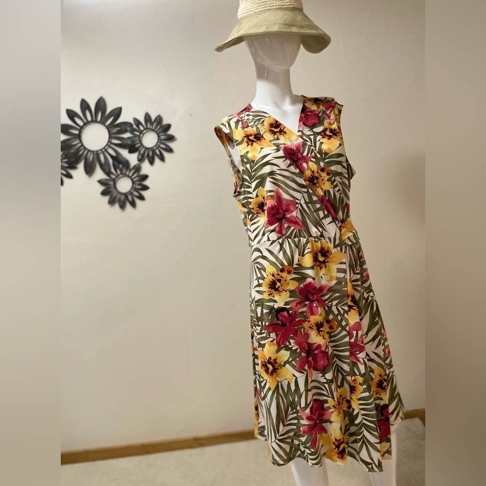 Christopher & Banks~Tropical Floral~V-Neck~Faux Wrap~Stretchy~Midi Dress~Size L
